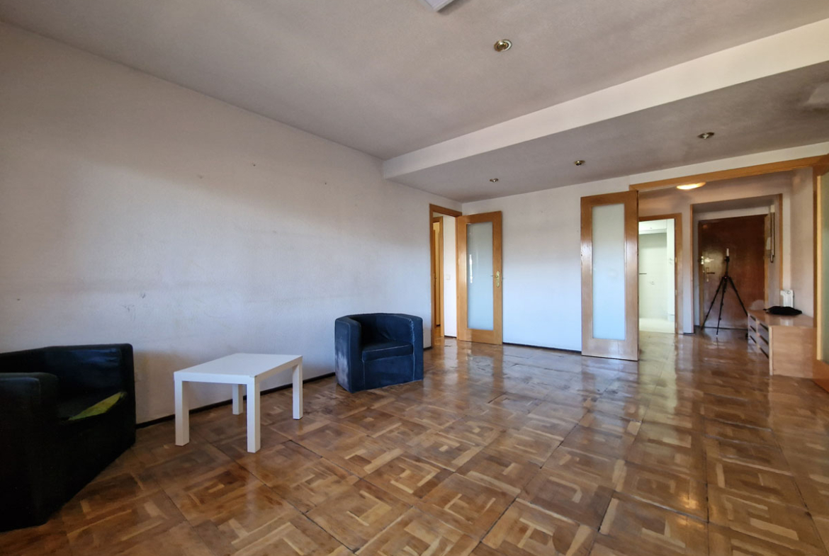 Piso en venta en plaza del Peñón